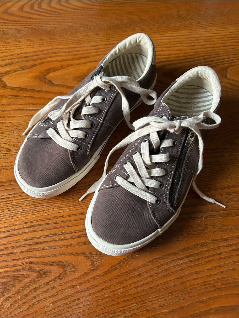 Taos Footwear Grey and White Women's Sneakers With Zipper